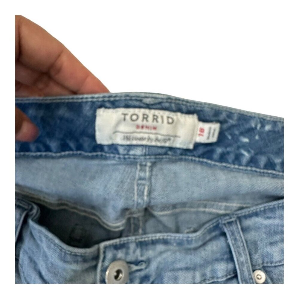 Torrid Denim Crop Skinny Jeans Womens 18 Blue Light Wash Patched Distressed - Picture 2 of 15